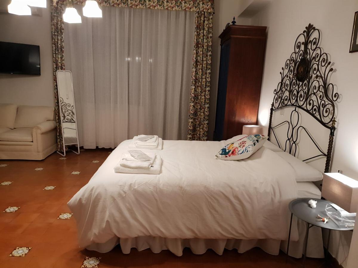 La Terrazza Di Anna Sassari Exterior foto